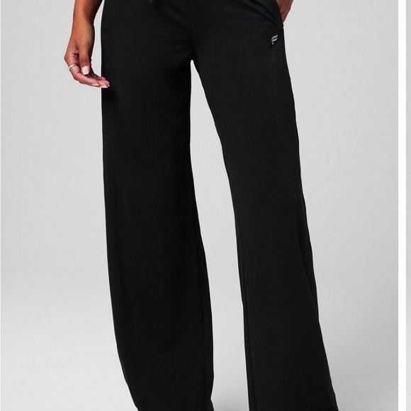 Fabletics Black Athleisure Set - Picture 5 of 5